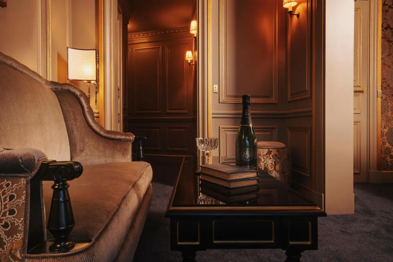 Maison Proust, & La 5* Paris