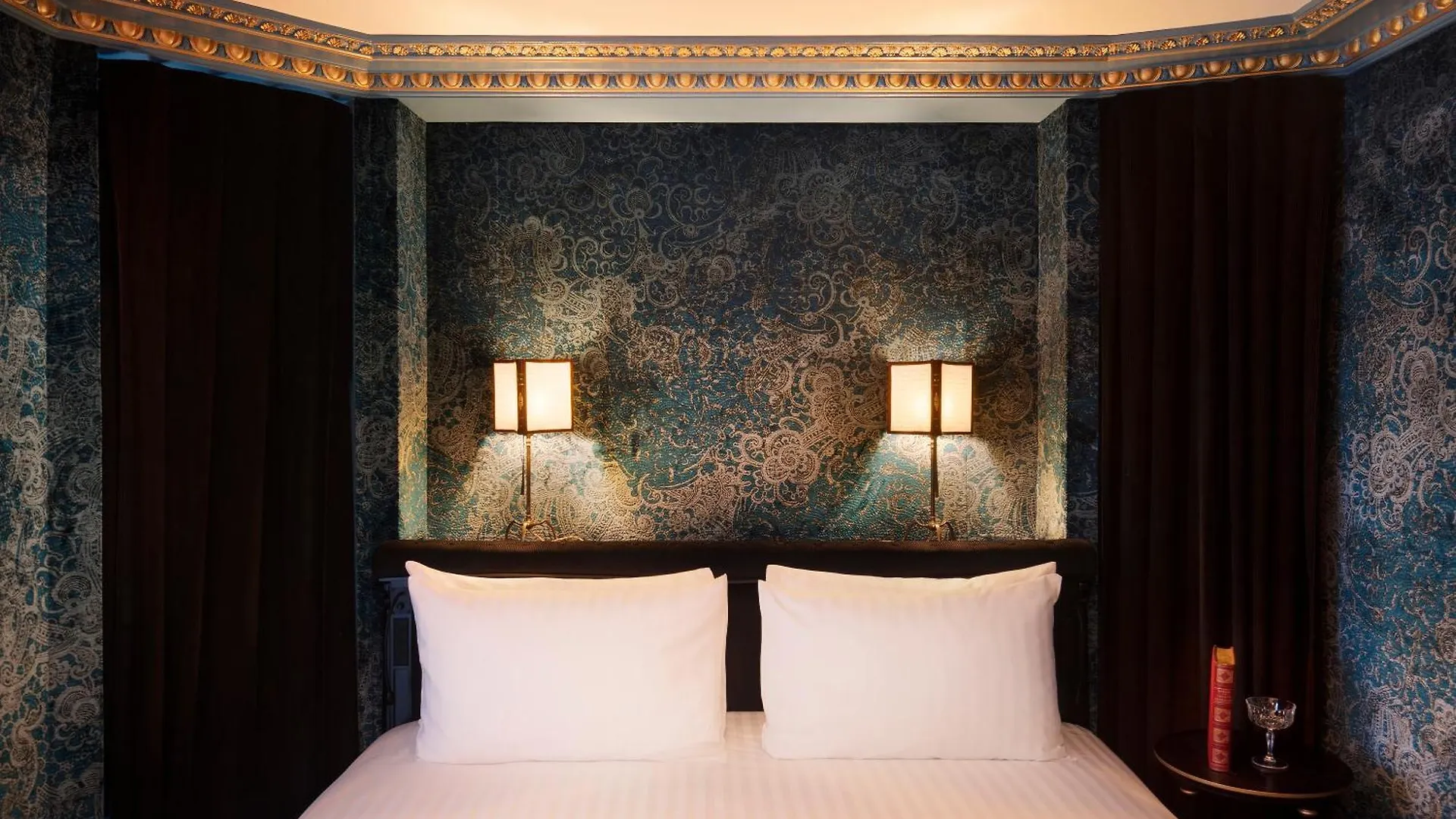 Maison Proust, & La Hotel 5*