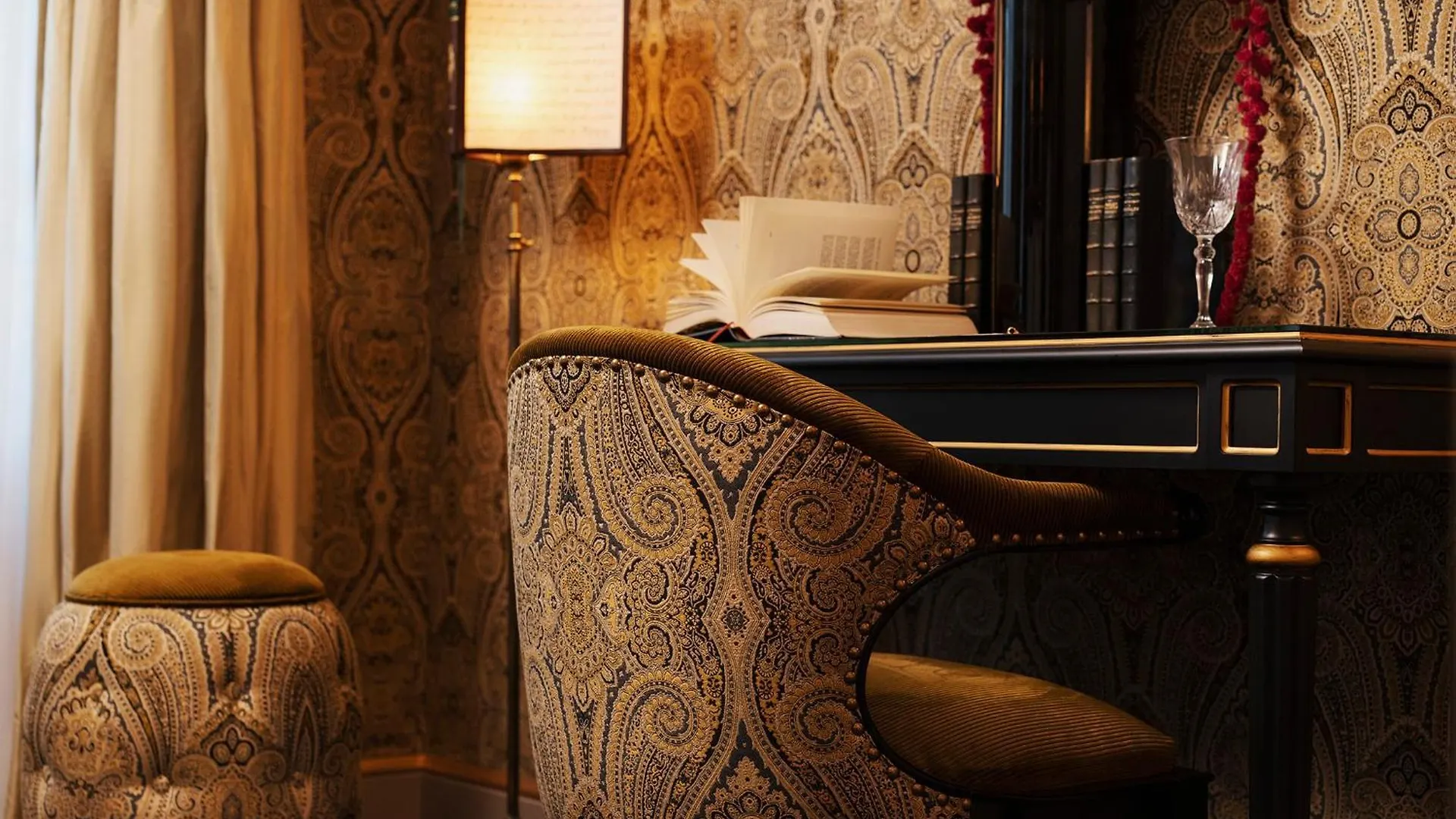 Maison Proust, & La Paris