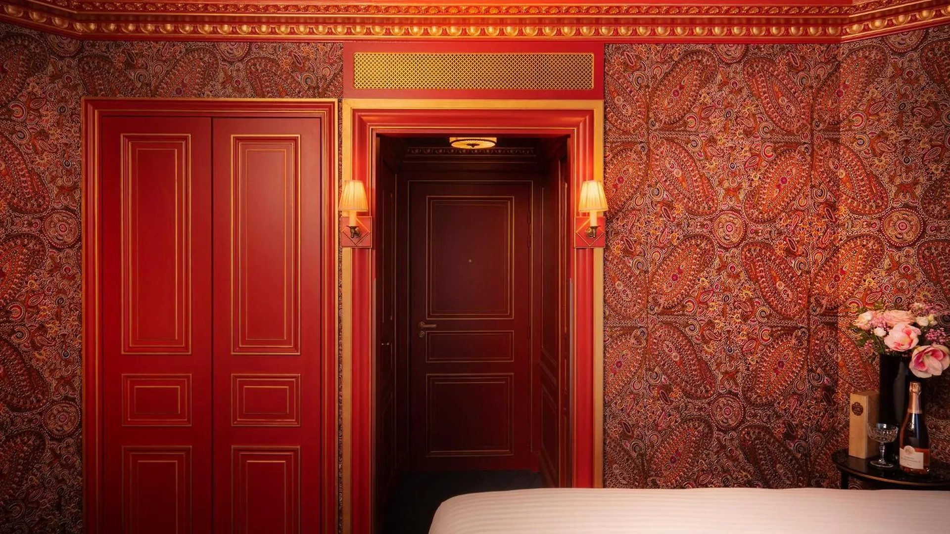 Maison Proust, & La Paris